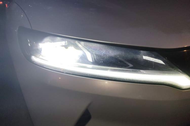 Used BYD Yuan UP 2024 401 km Active Version Right Front Headlight