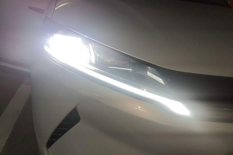 Used BYD Yuan UP 2024 401 km Active Version Right Front Headlight