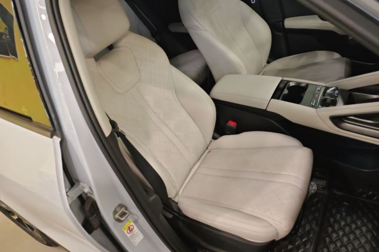 Used BYD Yuan UP 2024 401KM Leading Edition Right Front Seat