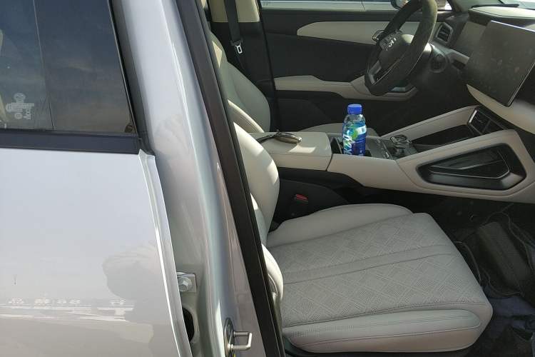 Used BYD Yuan UP 2024 401KM Beyond Edition Right Front Seat