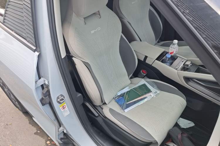 Used BYD Yuan UP 2024 401 km Active Version Right Front Seat