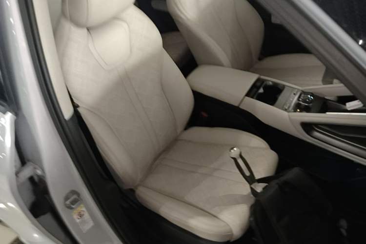 Used BYD Yuan UP 2024 401 km Active Version Right Front Seat