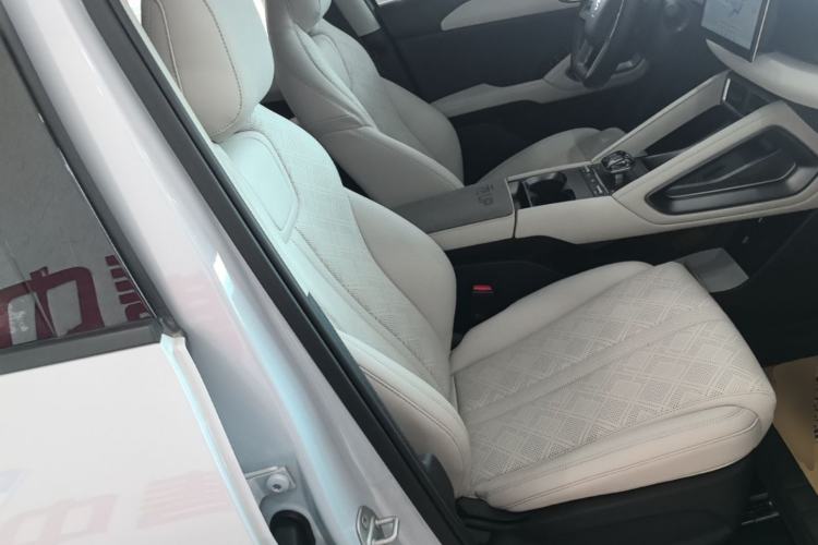 Used BYD Yuan UP 2024 401 km Active Version Right Front Seat