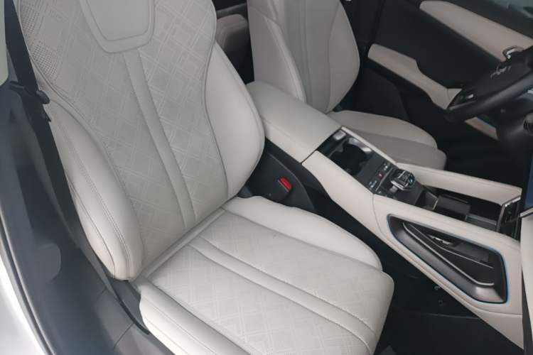 Used BYD Yuan UP 2024 401KM Beyond Edition Right Front Seat