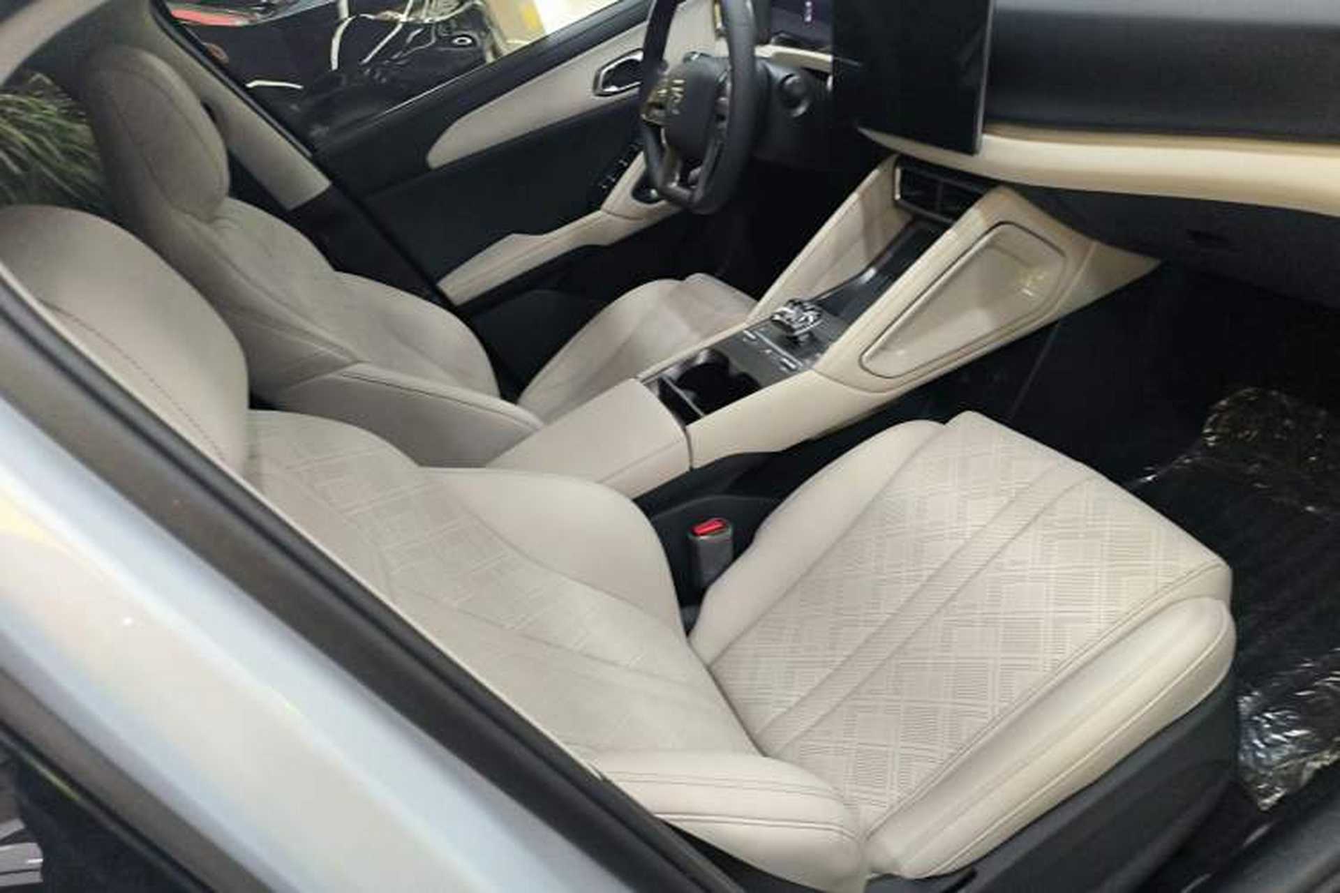 Used BYD Yuan UP 2024 401KM Leading Edition Right Front Seat