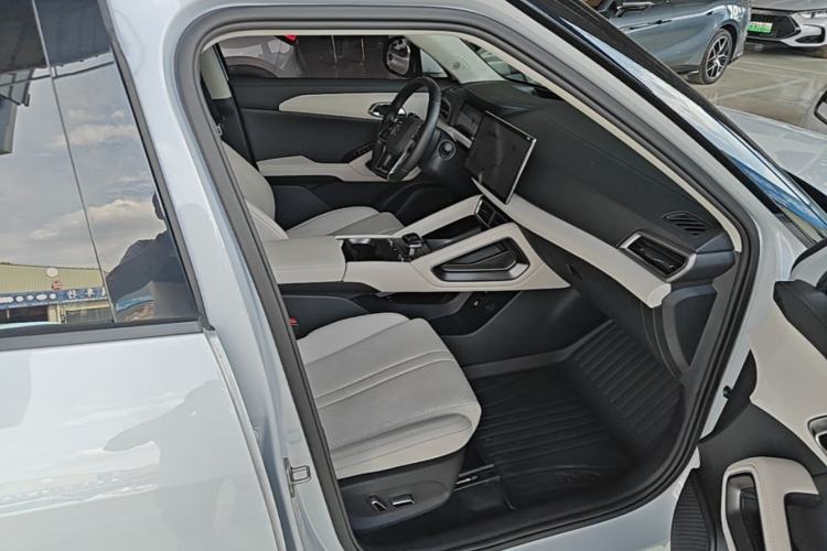 Used BYD Yuan UP 2024 401KM Beyond Edition Right Front Seat