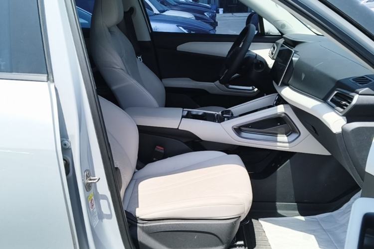 Used BYD Yuan UP 2024 401 km Active Version Right Front Seat