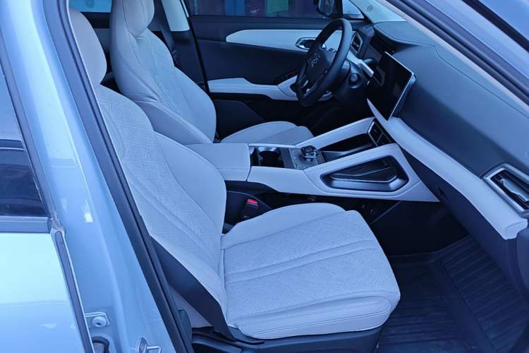 Used BYD Yuan UP 2024 401 km Active Version Right Front Seat