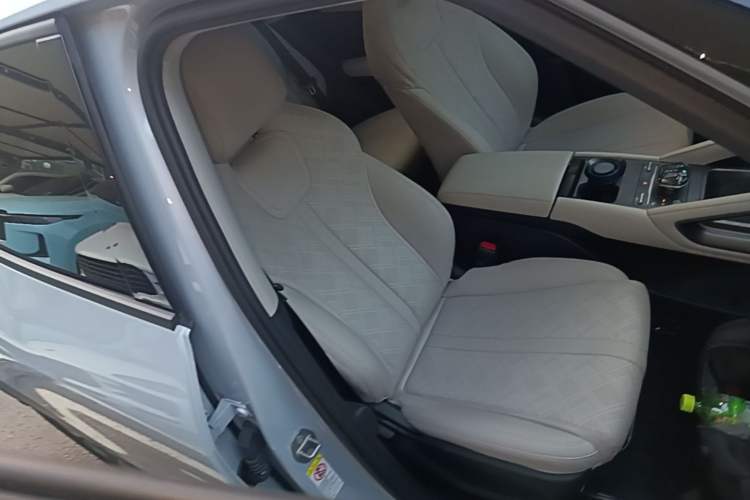 Used BYD Yuan UP 2024 401 km Active Version Right Front Seat