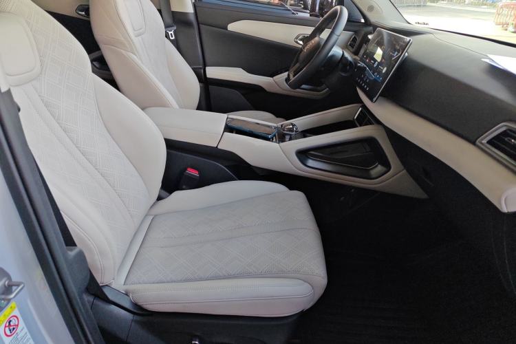 Used BYD Yuan UP 2024 401KM Leading Edition Right Front Seat