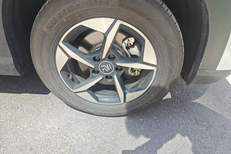 Used BYD Yuan UP 2024 401KM Leading Edition Right Front Wheel Hub