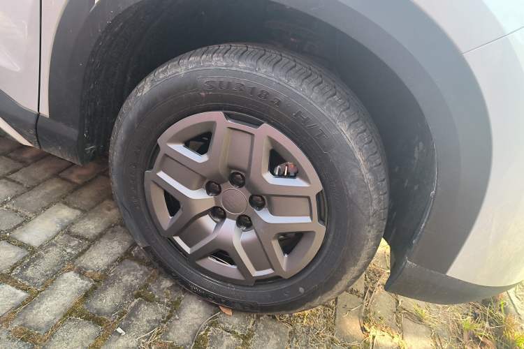 Used BYD Yuan UP 2024 401 km Active Version Right Front Wheel Hub