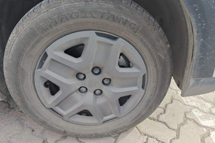 Used BYD Yuan UP 2024 401 km Active Version Right Front Wheel Hub