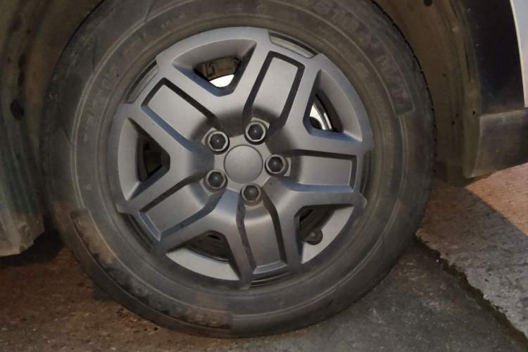 Used BYD Yuan UP 2024 401 km Active Version Right Front Wheel Hub