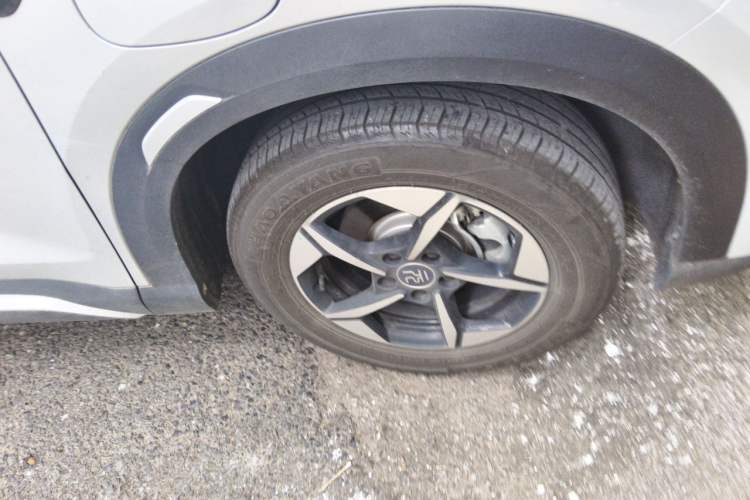 Used BYD Yuan UP 2024 401KM Leading Edition Right Front Wheel Hub