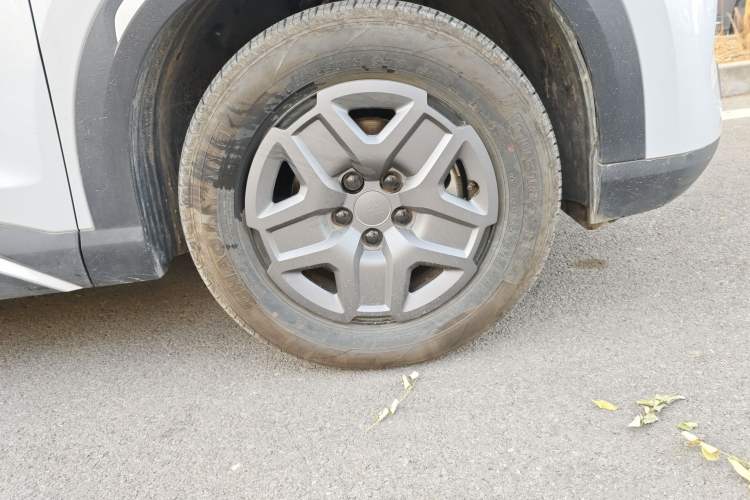 Used BYD Yuan UP 2024 401 km Active Version Right Front Wheel Hub