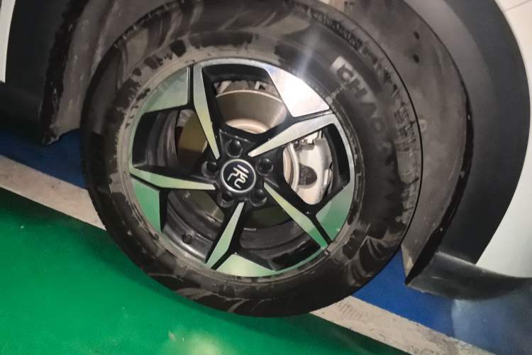 Used BYD Yuan UP 2024 401KM Beyond Edition Right Front Wheel Hub