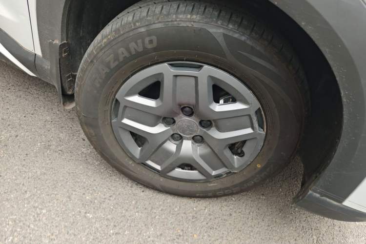 Used BYD Yuan UP 2024 401 km Active Version Right Front Wheel Hub