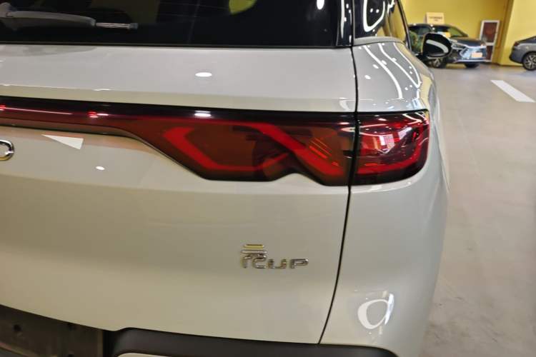 Used BYD Yuan UP 2024 401KM Leading Edition Right Rear Taillight