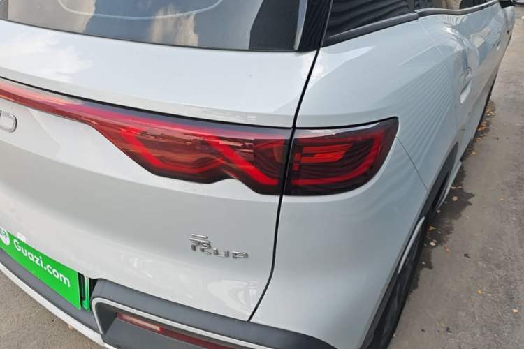 Used BYD Yuan UP 2024 401 km Active Version Right Rear Taillight