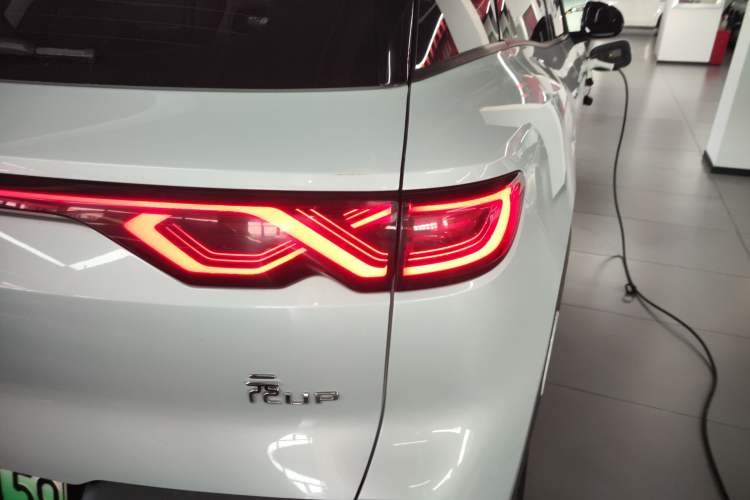 Used BYD Yuan UP 2024 401KM Leading Edition Right Rear Taillight