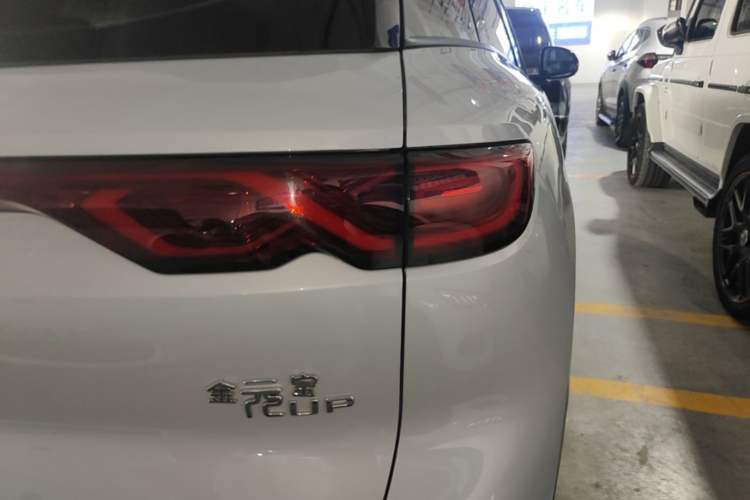 Used BYD Yuan UP 2024 401 km Active Version Right Rear Taillight