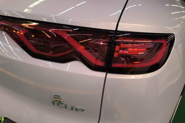 Used BYD Yuan UP 2024 401KM Leading Edition Right Rear Taillight