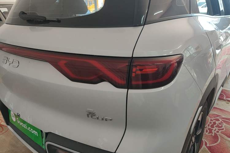 Used BYD Yuan UP 2024 401KM Leading Edition Right Rear Taillight