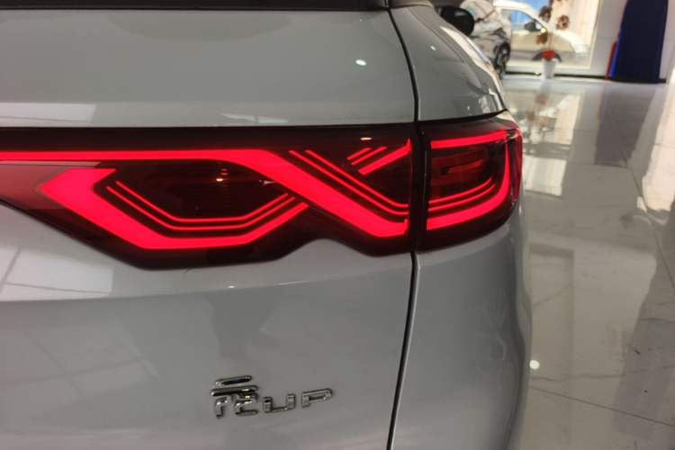Used BYD Yuan UP 2024 401KM Leading Edition Right Rear Taillight