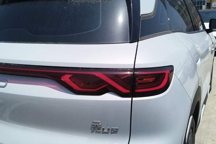 Used BYD Yuan UP 2024 401 km Active Version Right Rear Taillight
