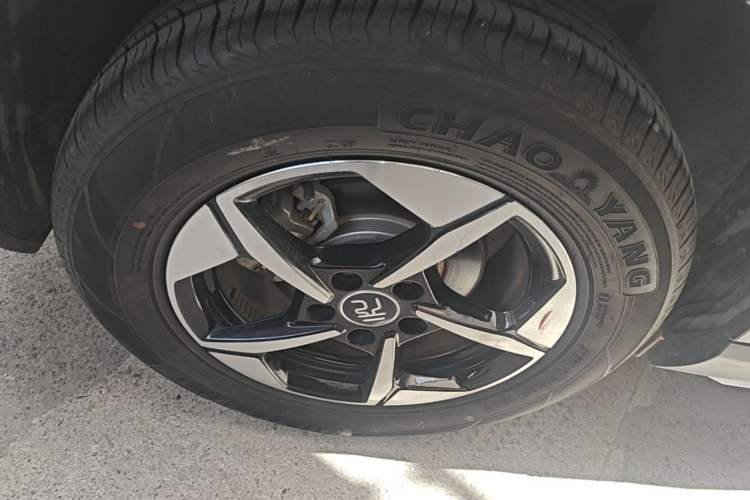 Used BYD Yuan UP 2024 401KM Leading Edition Right Rear Wheel Hub