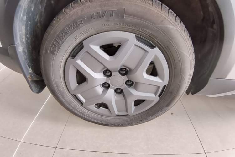Used BYD Yuan UP 2024 401 km Active Version Right Rear Wheel Hub