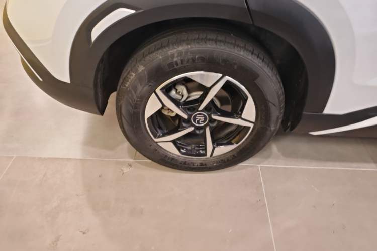 Used BYD Yuan UP 2024 401KM Leading Edition Right Rear Wheel Hub