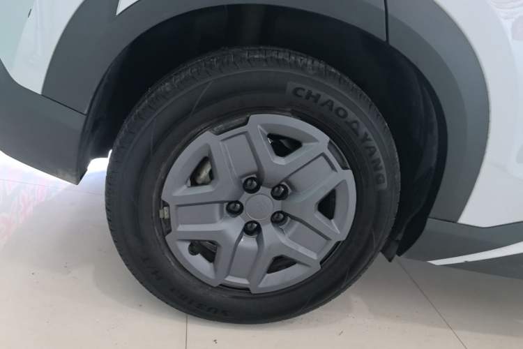 Used BYD Yuan UP 2024 401 km Active Version Right Rear Wheel Hub