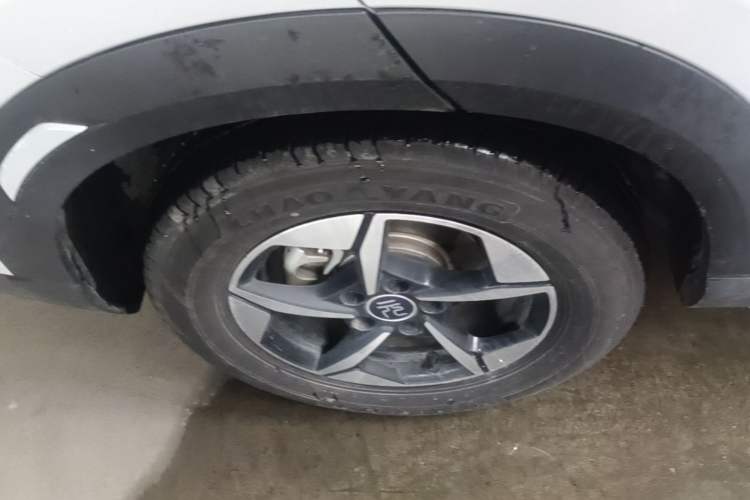 Used BYD Yuan UP 2024 401KM Leading Edition Right Rear Wheel Hub