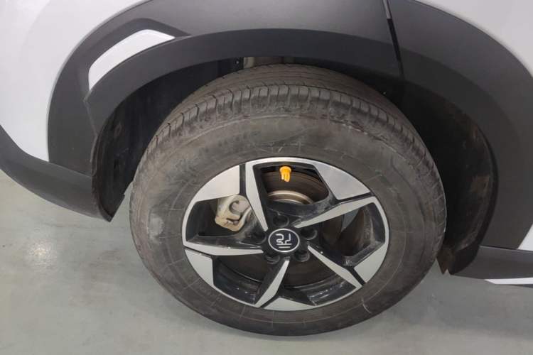 Used BYD Yuan UP 2024 401KM Leading Edition Right Rear Wheel Hub