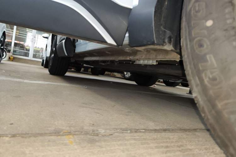 Used BYD Yuan UP 2024 401 km Active Version Right Side Sill