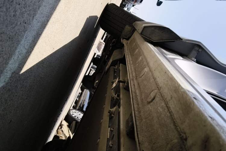 Used BYD Yuan UP 2024 401 km Active Version Right Side Sill