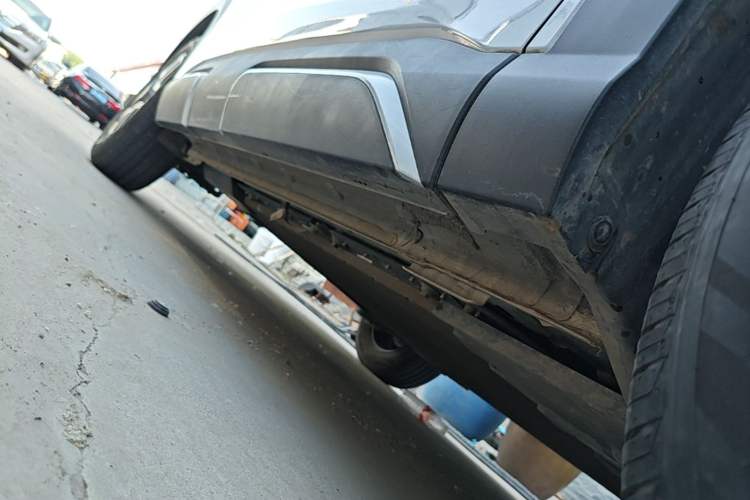 Used BYD Yuan UP 2024 401 km Active Version Right Side Sill