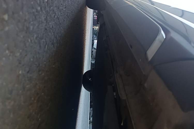 Used BYD Yuan UP 2024 401 km Active Version Right Side Sill