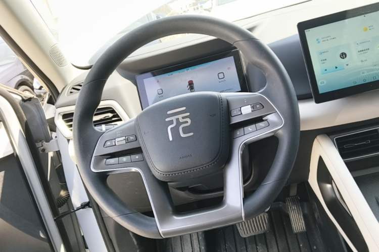 Used BYD Yuan UP 2024 401 km Active Version Steering Wheel