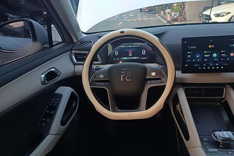 Used BYD Yuan UP 2024 401 km Active Version Steering Wheel