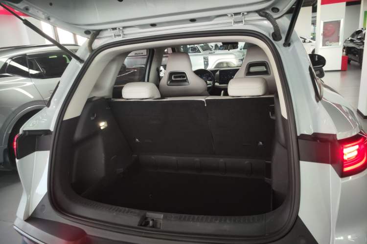 Used BYD Yuan UP 2024 401KM Leading Edition Trunk