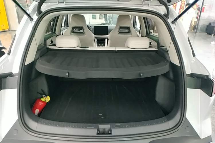 Used BYD Yuan UP 2024 401KM Leading Edition Trunk