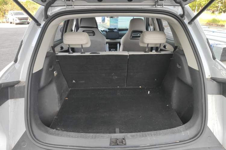 Used BYD Yuan UP 2024 401 km Active Version Trunk
