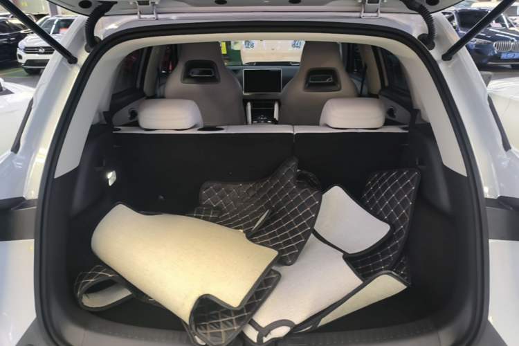 Used BYD Yuan UP 2024 401KM Leading Edition Trunk