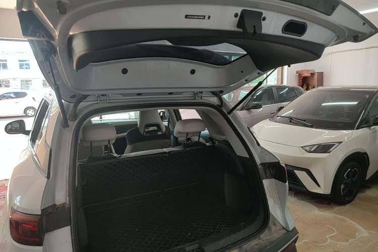 Used BYD Yuan UP 2024 401KM Leading Edition Trunk