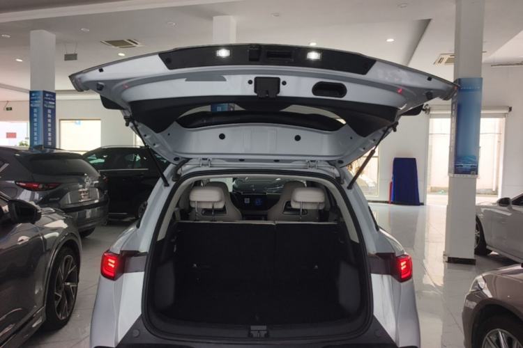 Used BYD Yuan UP 2024 401KM Leading Edition Trunk