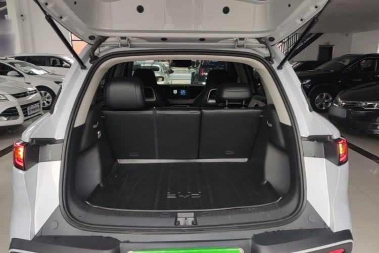 Used BYD Yuan UP 2024 401 km Active Version Trunk