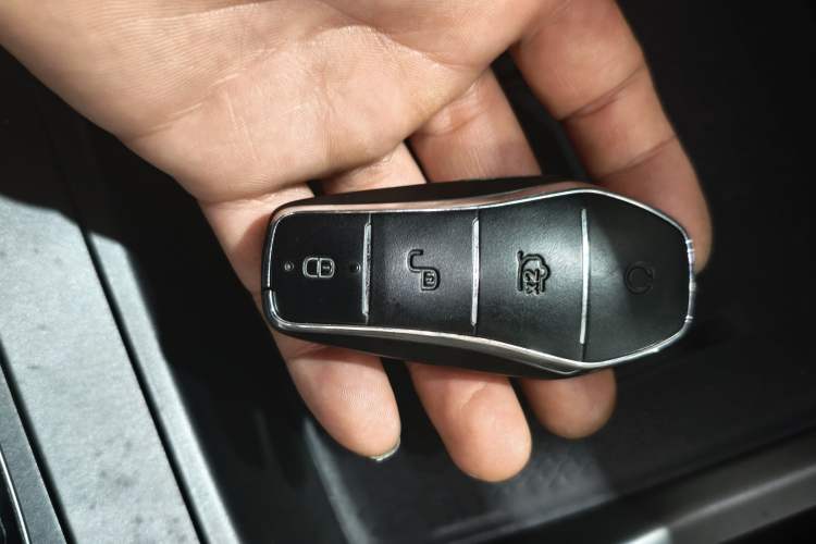 Used BYD Yuan UP 2024 401KM Leading Edition Vehicle Key